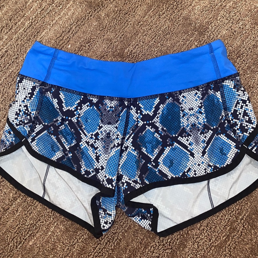 Lululemon Speed Up 2.5 shorts - Picture 1 of 3
